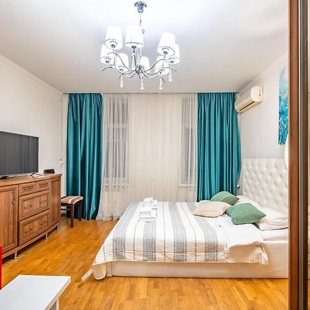 Just Another Comfy Apartment On The Main Squere. 2 Bedrooms, Own Heating, Ac Leopoli Esterno foto