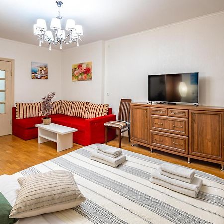 Just Another Comfy Apartment On The Main Squere. 2 Bedrooms, Own Heating, Ac Leopoli Esterno foto