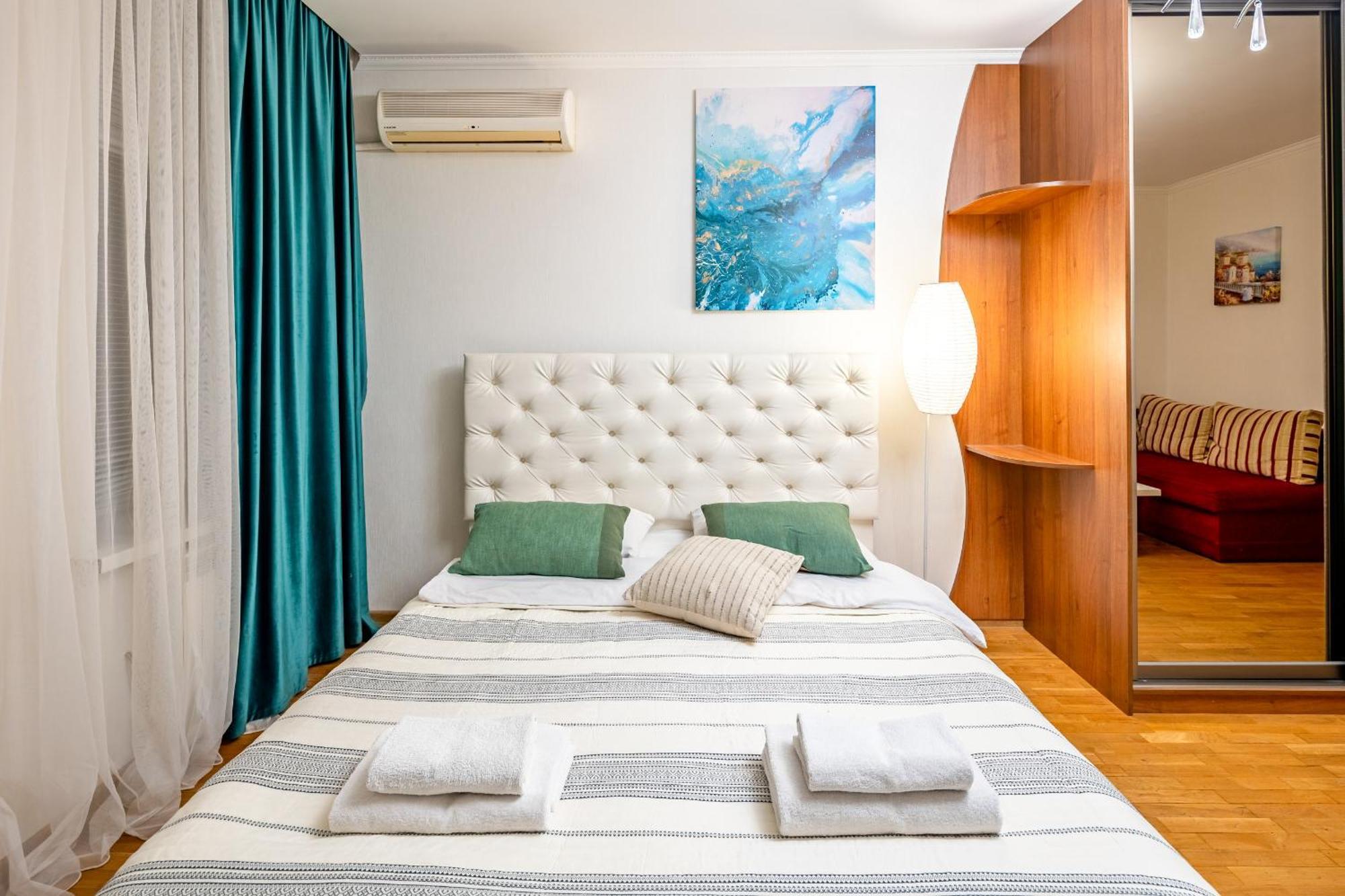 Just Another Comfy Apartment On The Main Squere. 2 Bedrooms, Own Heating, Ac Leopoli Esterno foto