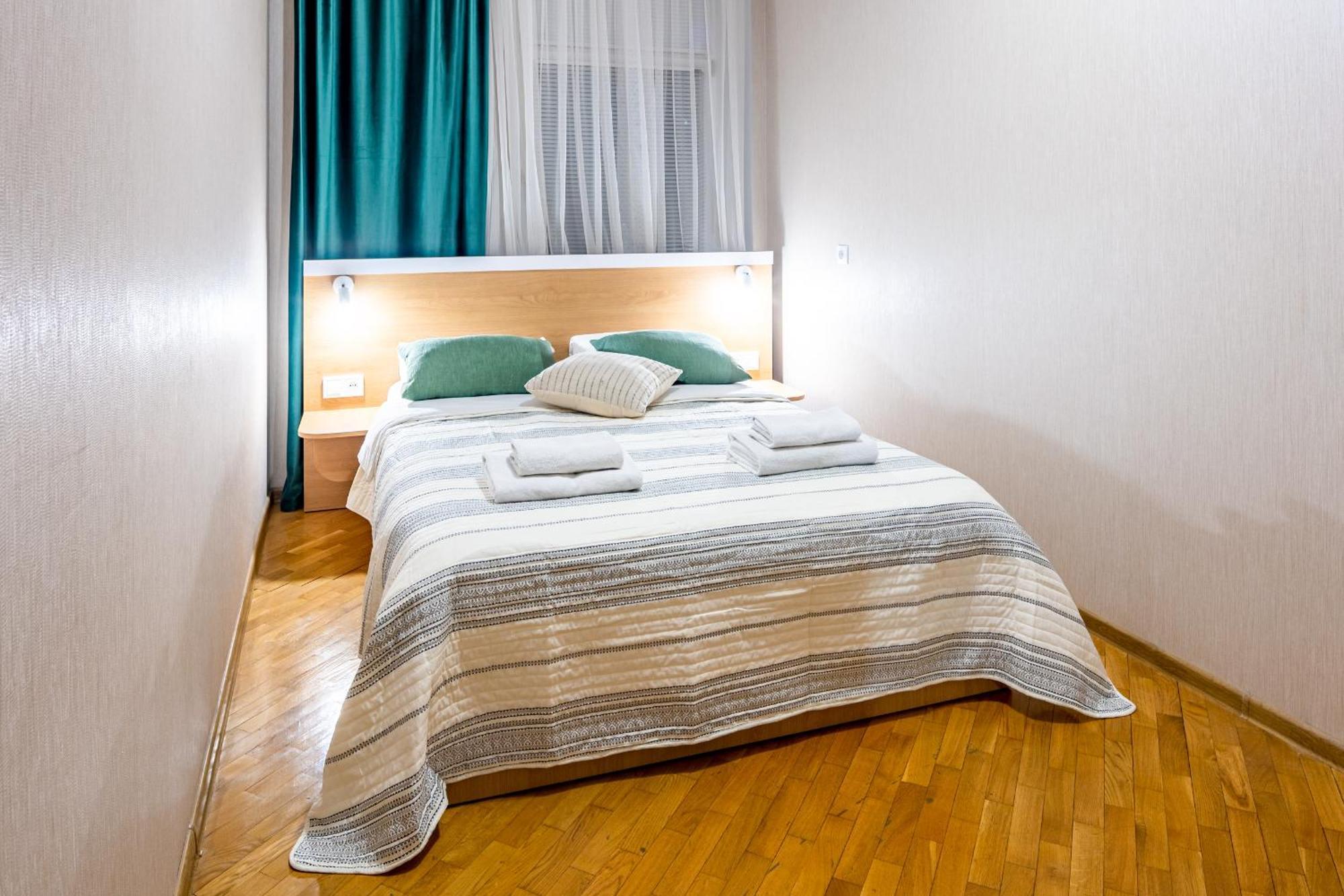 Just Another Comfy Apartment On The Main Squere. 2 Bedrooms, Own Heating, Ac Leopoli Esterno foto