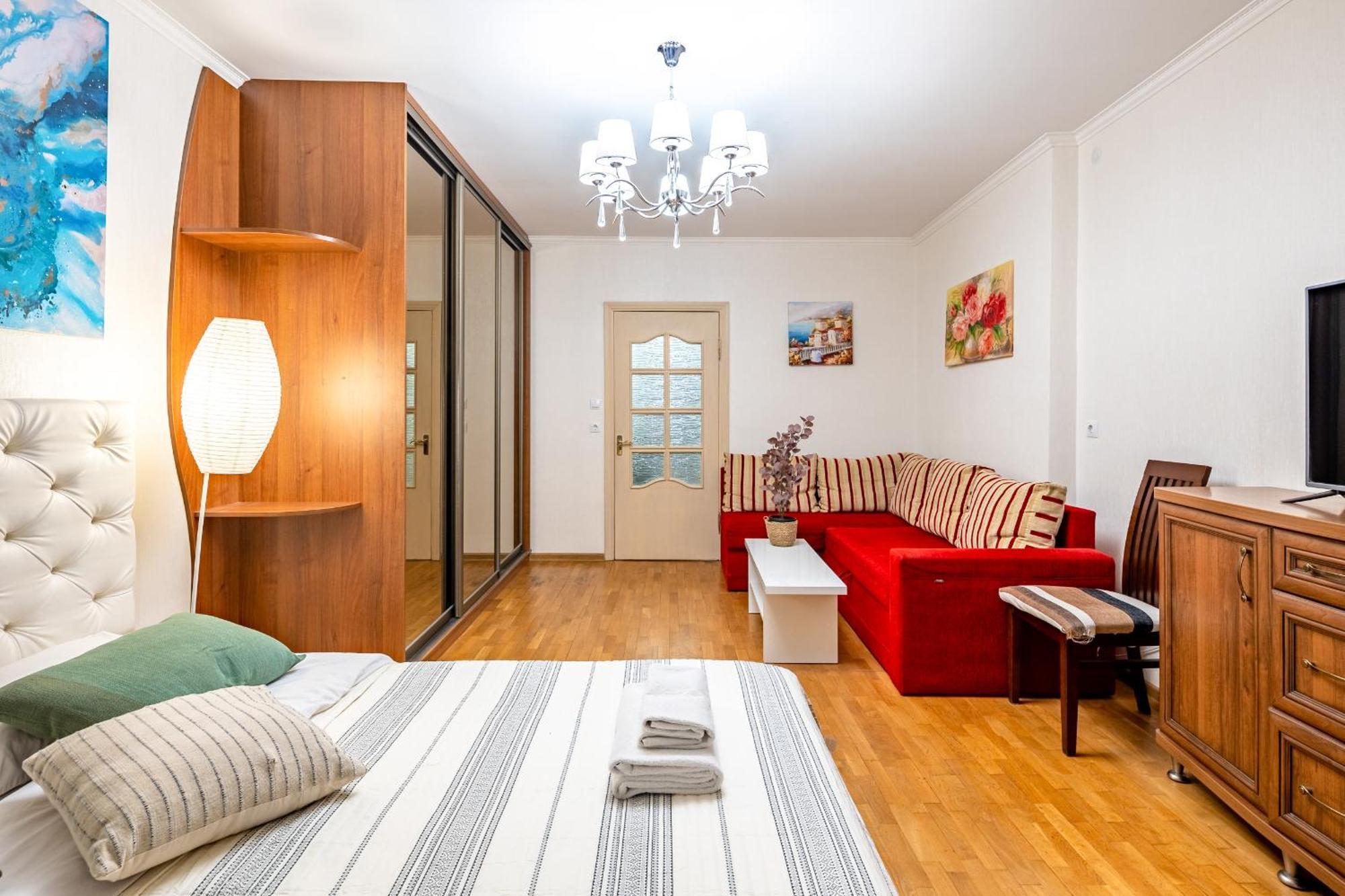 Just Another Comfy Apartment On The Main Squere. 2 Bedrooms, Own Heating, Ac Leopoli Esterno foto
