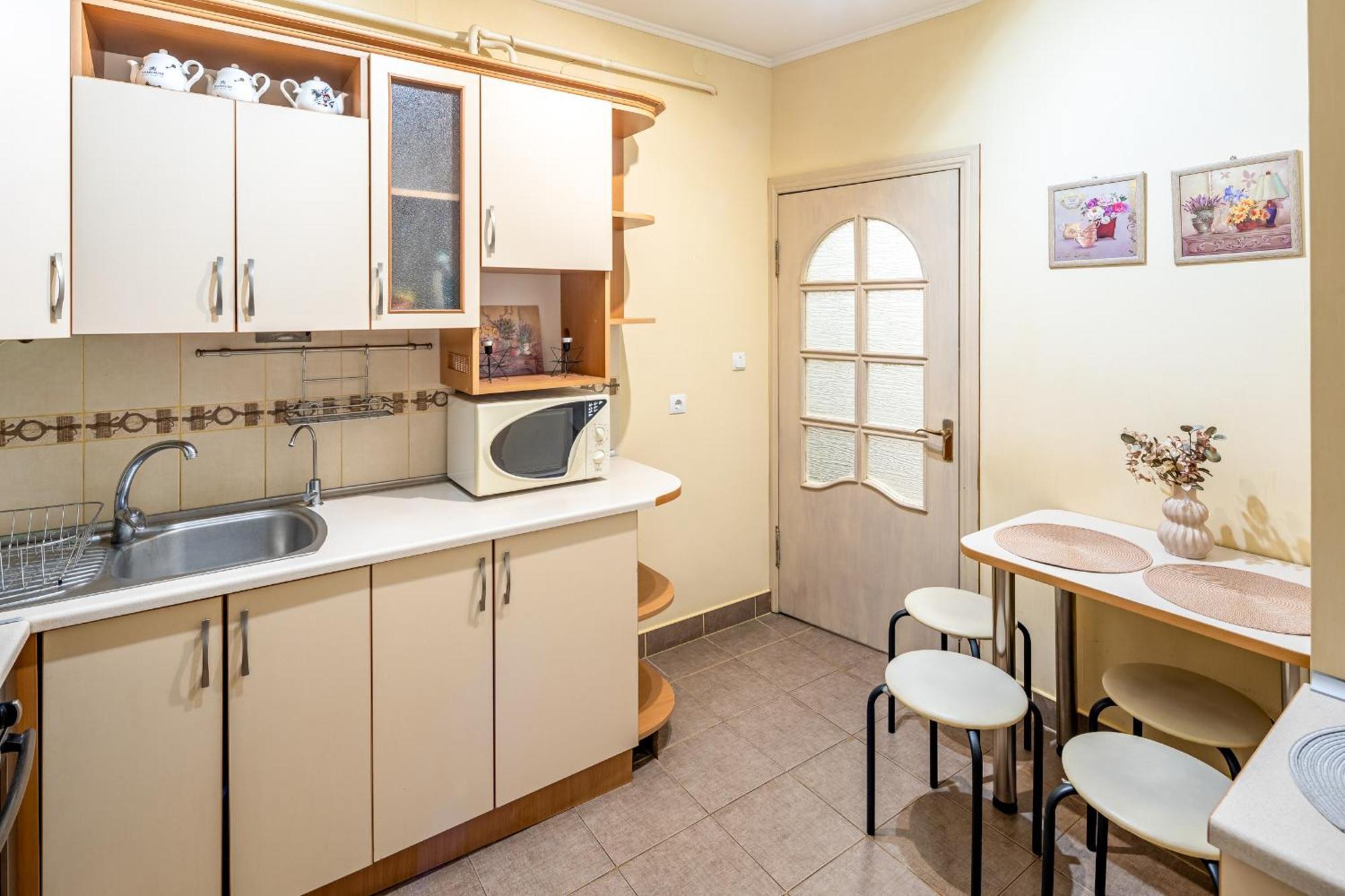 Just Another Comfy Apartment On The Main Squere. 2 Bedrooms, Own Heating, Ac Leopoli Esterno foto